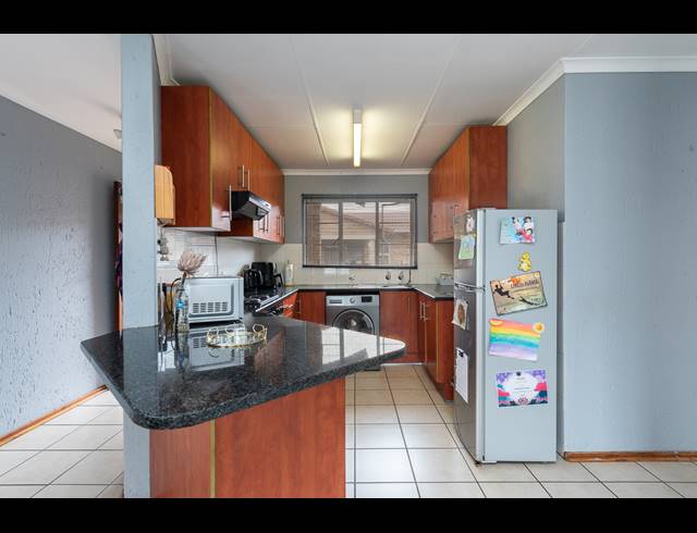 2 BEDROOM APARTMENT FOR SALE IN RIDGEWAY